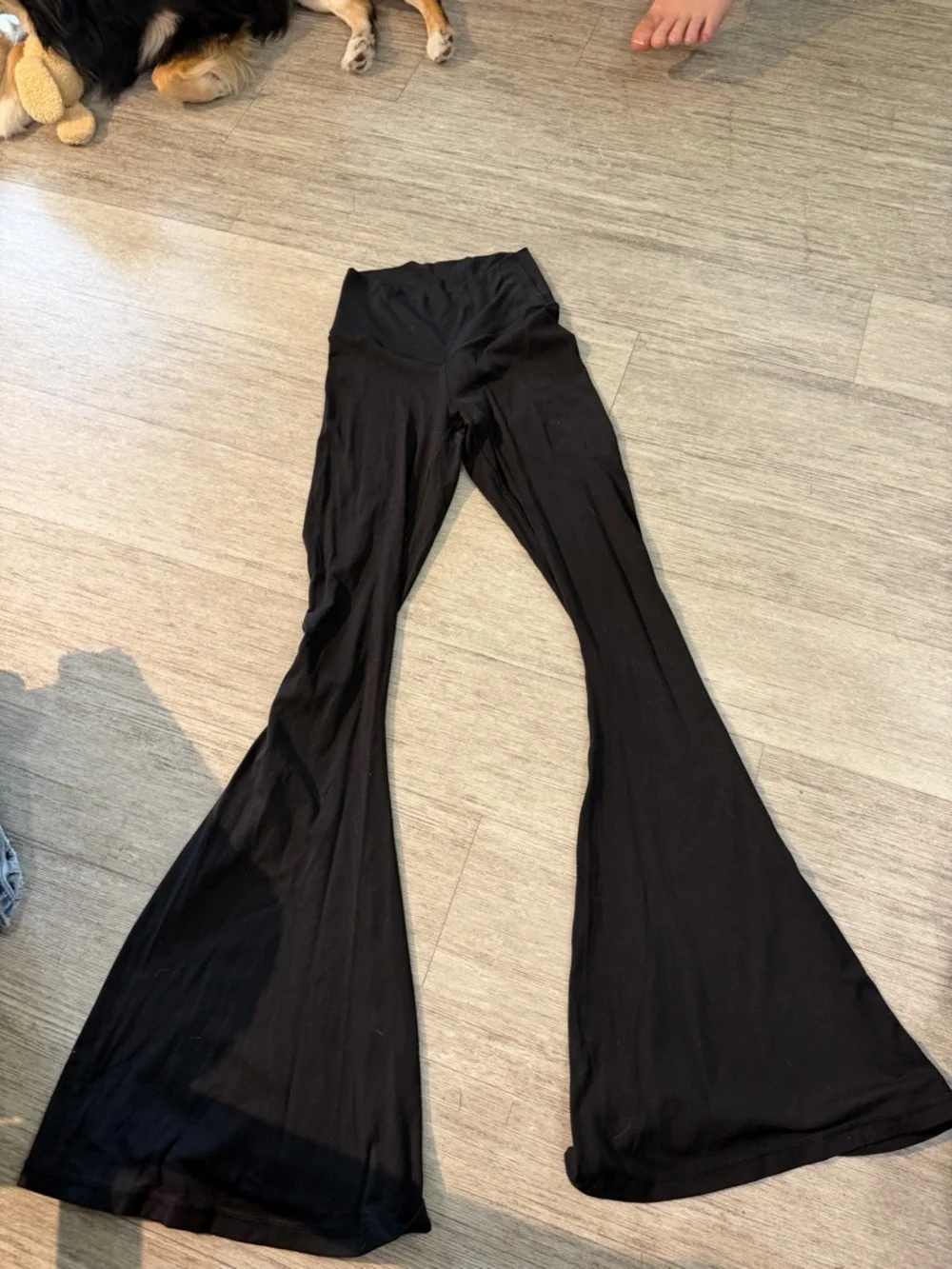 OFFLINE By Aerie High Waisted Crossover Flare Legging - Picture 2 of 3